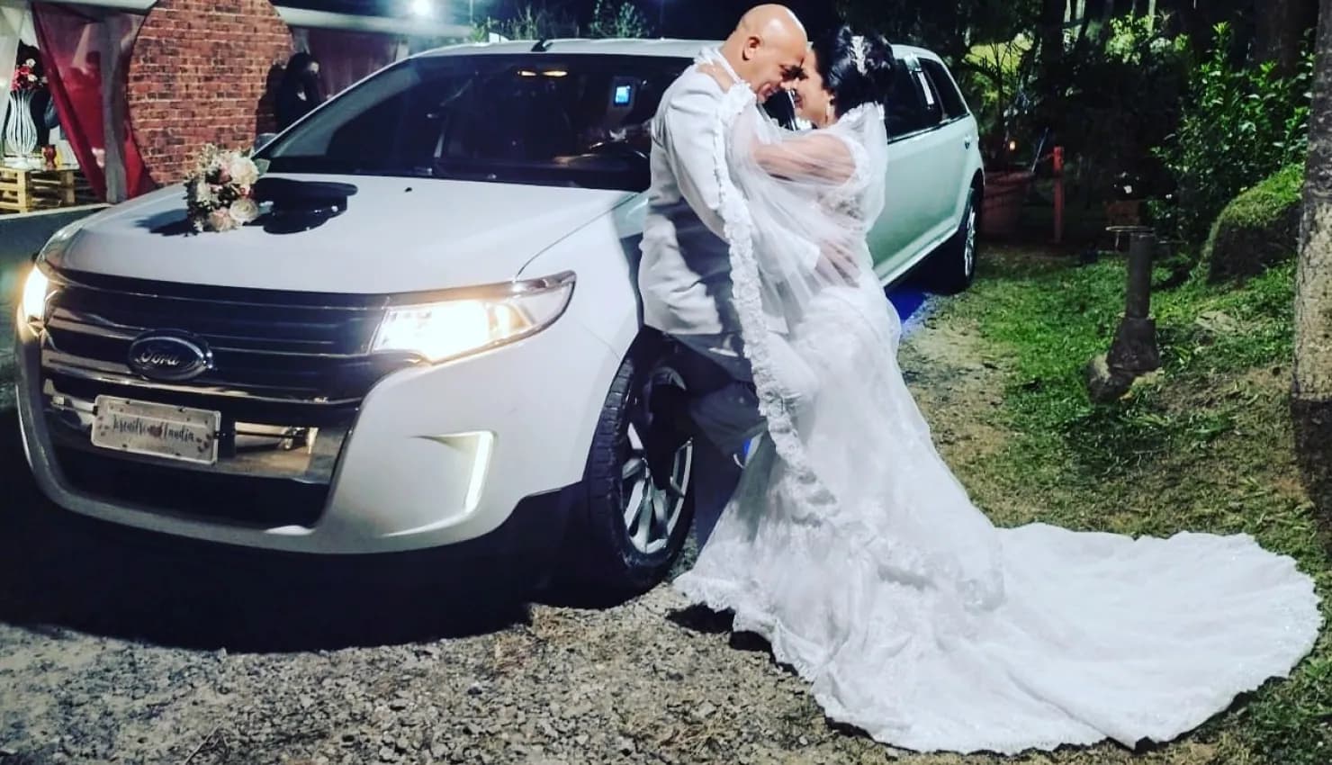 Limousine Branca — Glamour Limousines em São Paulo