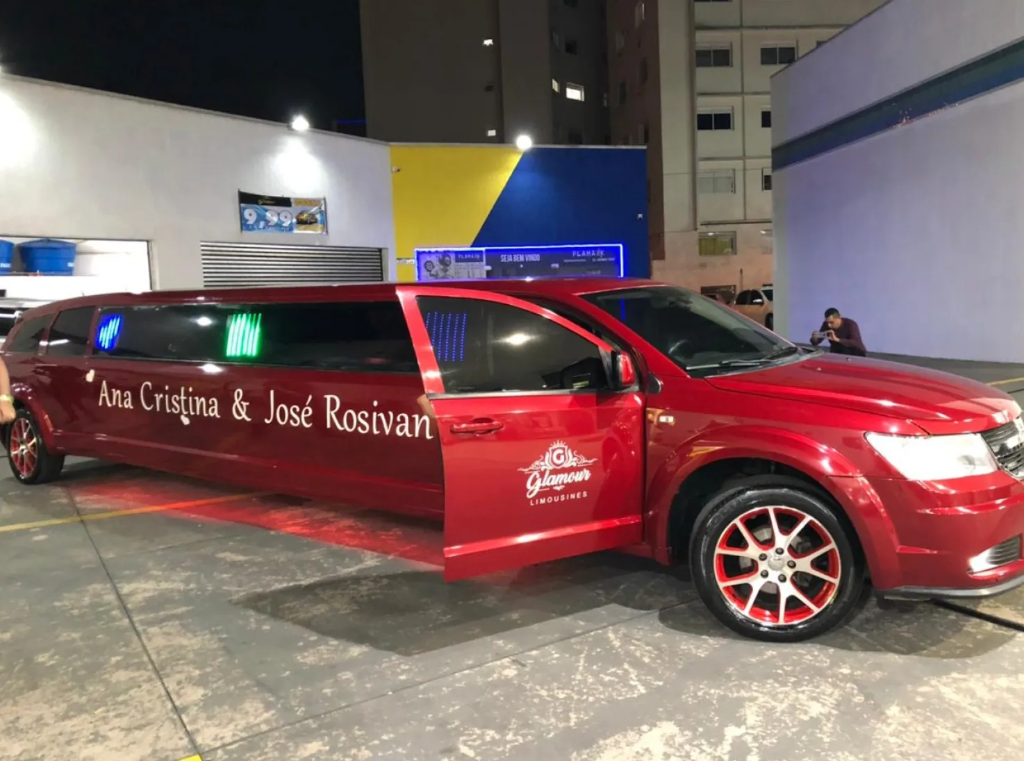 Limousine Vermelha — Glamour Limousines em São Paulo